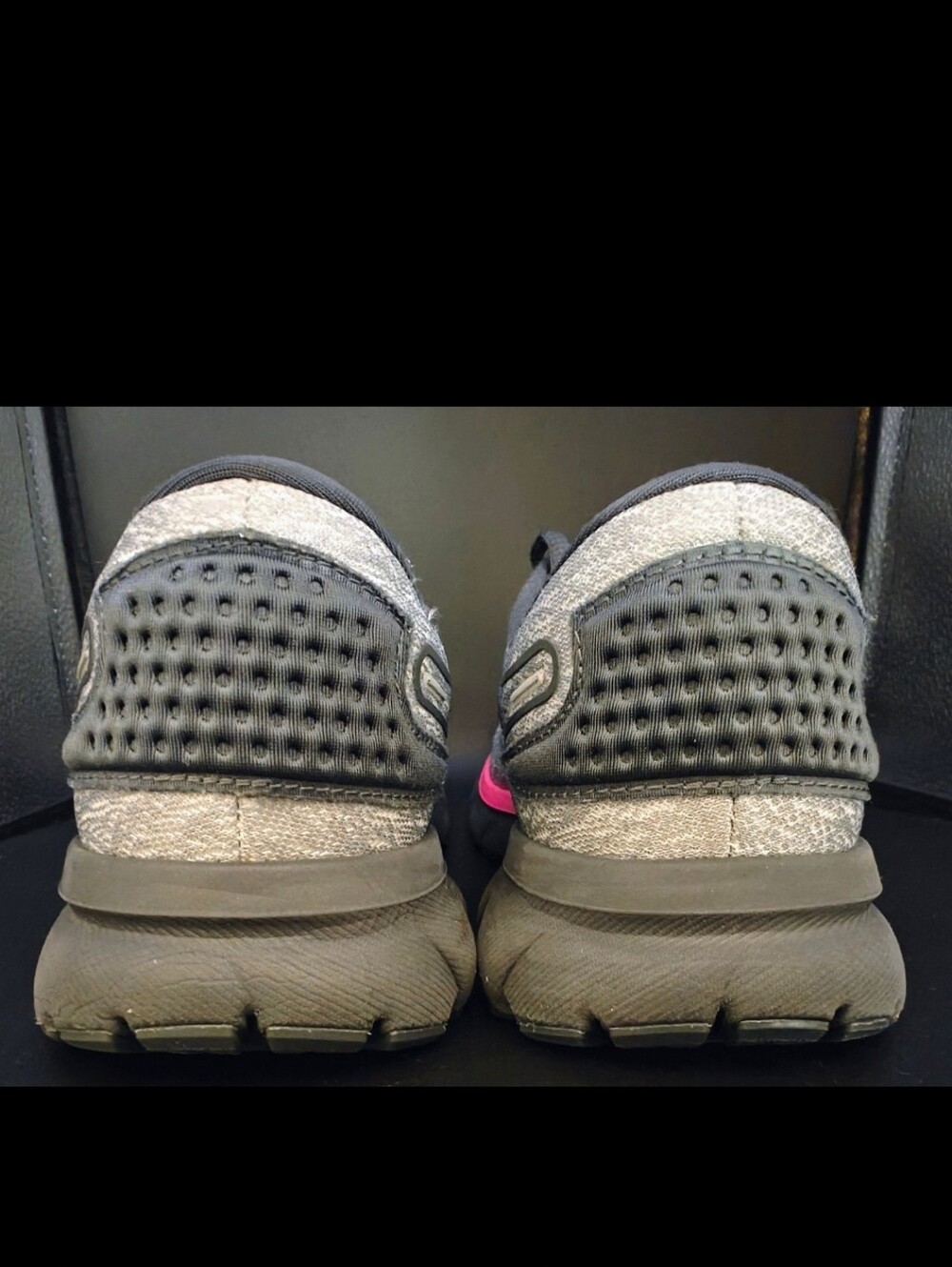 NWOT Brooks Gray and Pink Women's Running Sneakers ONLY USED ONCE - Picture 4 of 5